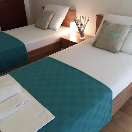 Vucetic Апартаменты Хвар