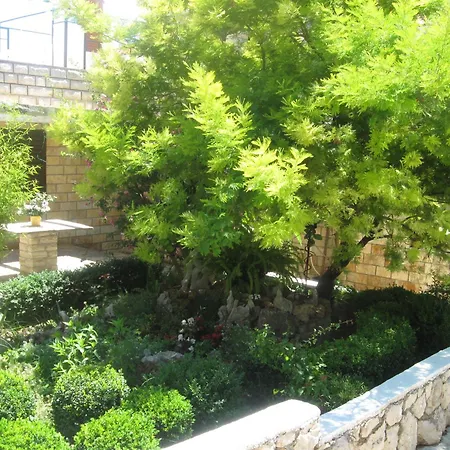 Vucetic Апартаменты Хвар